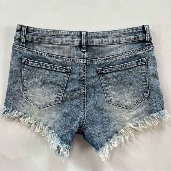 Altar’d State Distressed Fringed Light Wash Denim Jean Shorts Size 26 - Picture 6 of 13